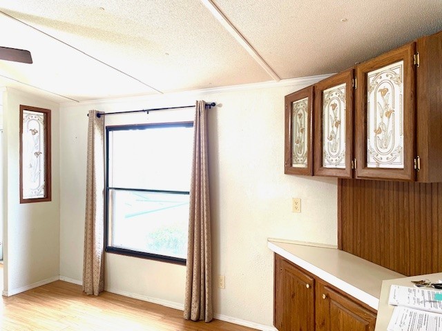 800 Archie Lane Belton, TX 76513 - Photo 13 of 32 A nice BREAKFAST Nook has a Corner Bar adjacent to the Kitchen and main Living room.