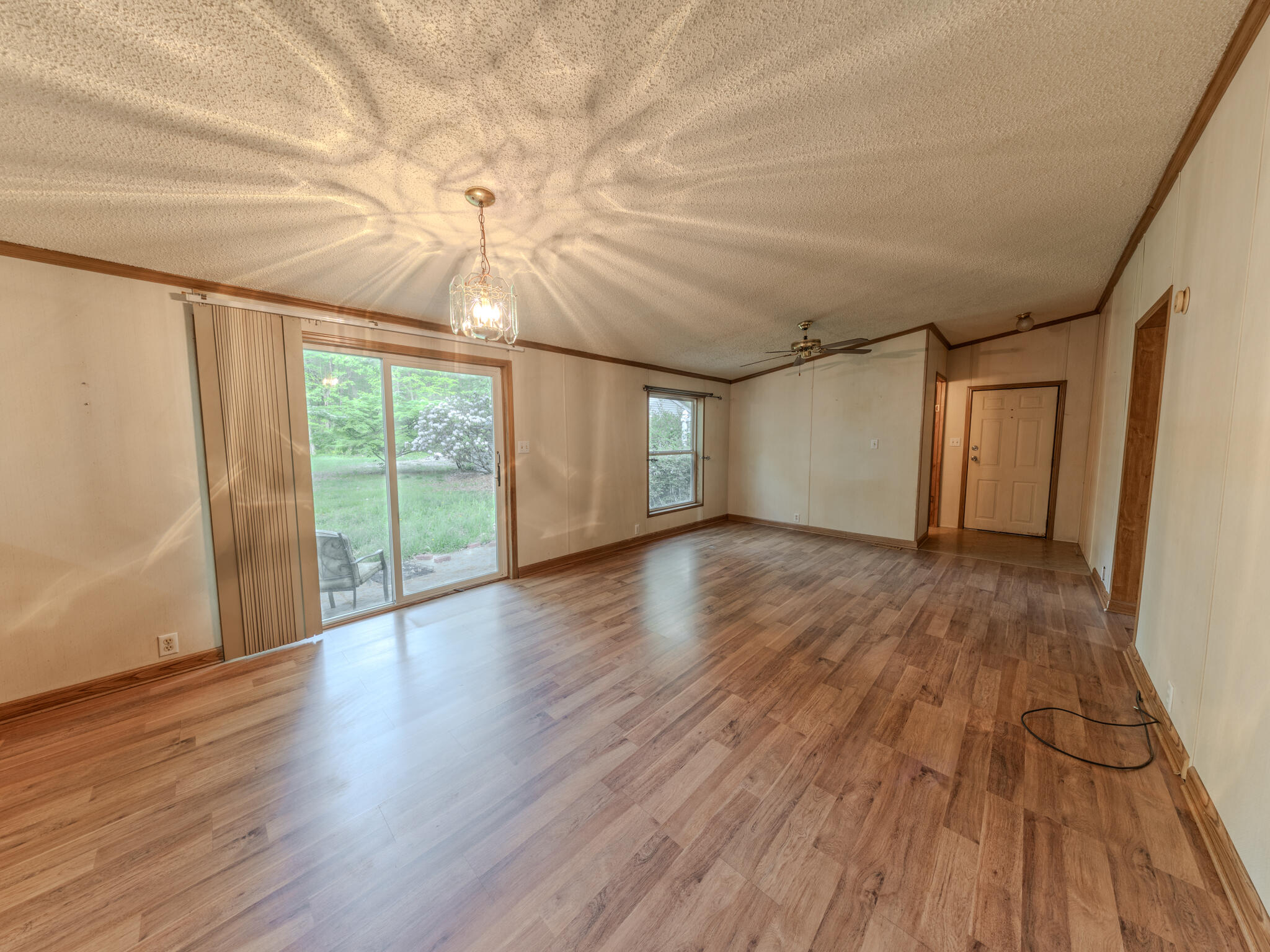 10848 Edgewood Drive Demotte, IN 46310 - Photo 5 of 17 2048x1536