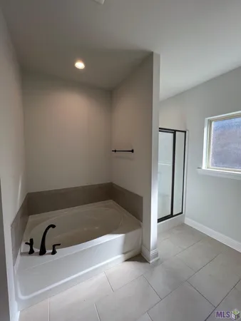 $2,250 | 9922 Stratford Drive, Denham Springs, LA 70726