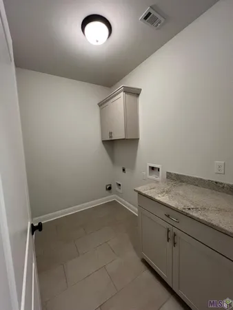 $2,250 | 9922 Stratford Drive, Denham Springs, LA 70726