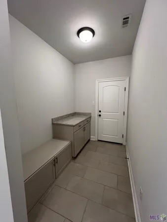 $2,250 | 9922 Stratford Drive, Denham Springs, LA 70726