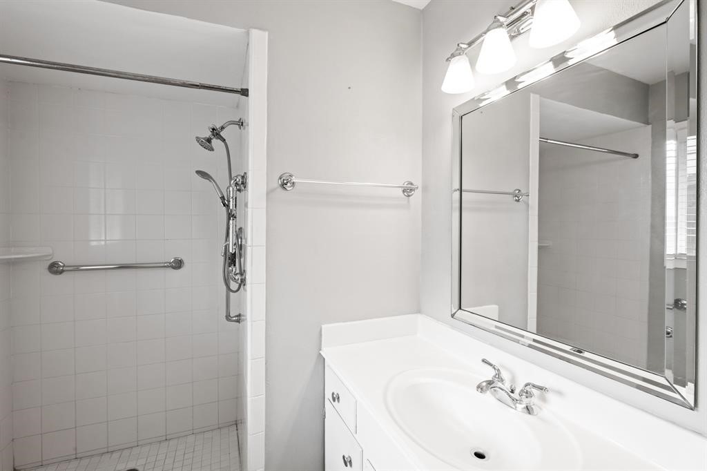 7722 Dillon Street Houston, TX 77061 - Photo 13 of 18