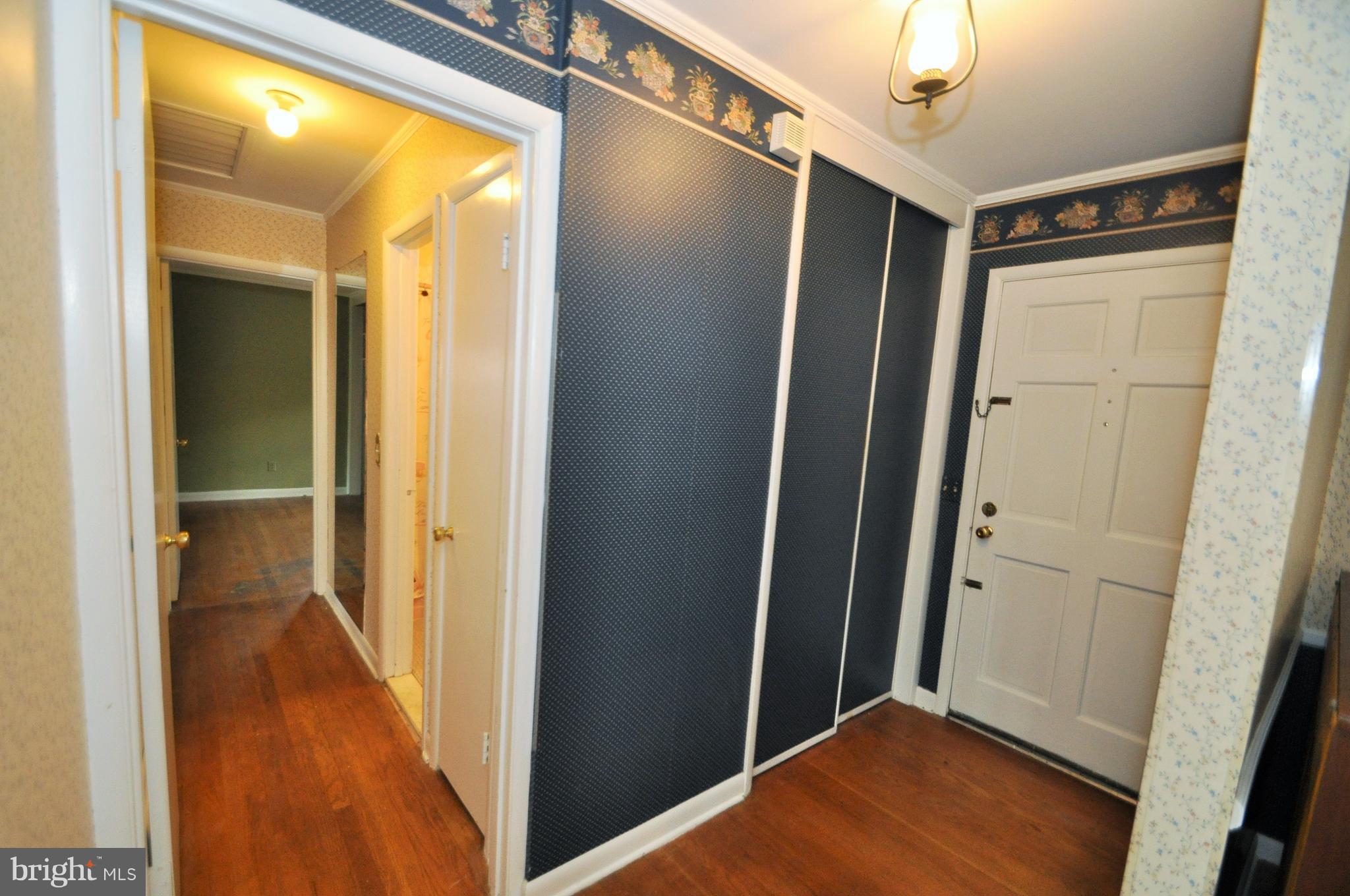 1906 Haverhill Road Baltimore, MD 21234 - Photo 12 of 30 Entry foyer