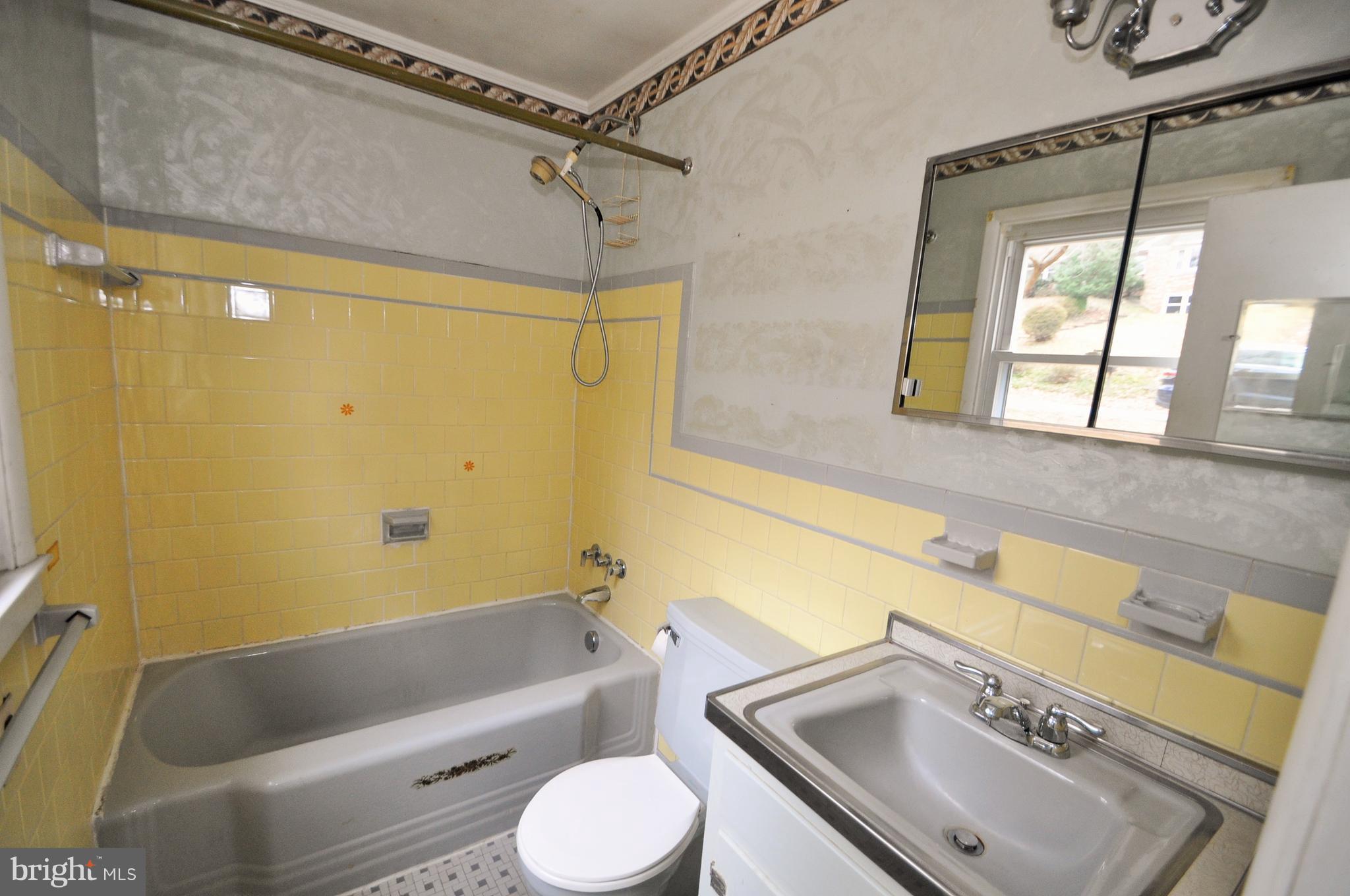 1906 Haverhill Road Baltimore, MD 21234 - Photo 15 of 30 Bath (Master)