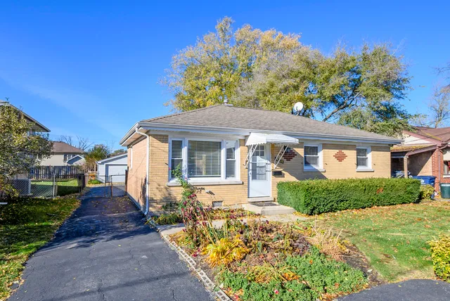 $2,495 | 10838 South Neenah Avenue, Worth, IL 60482