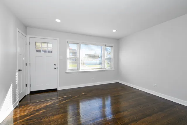 $2,495 | 10838 South Neenah Avenue, Worth, IL 60482