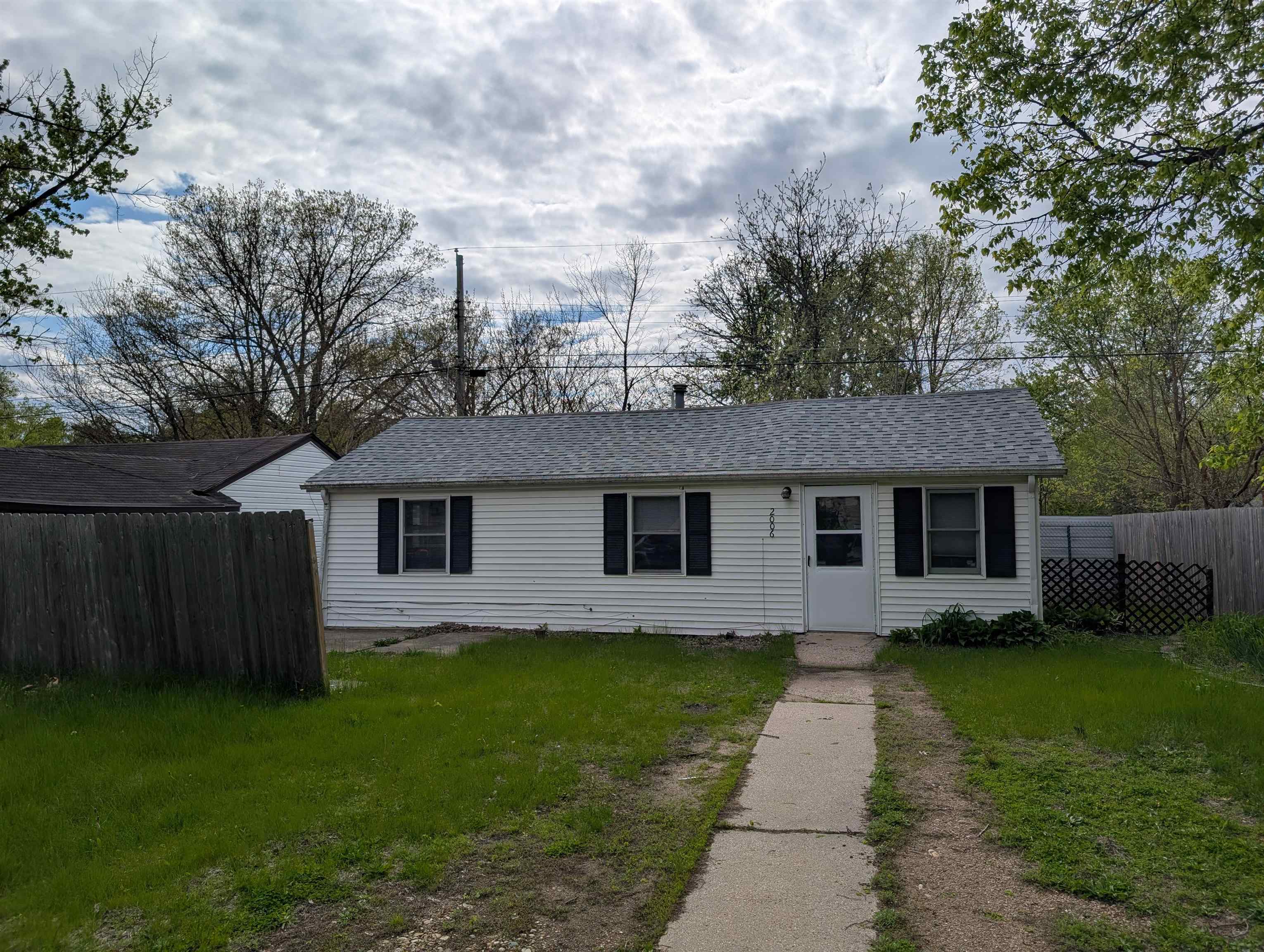 2006 Dewey Avenue Beloit, WI 53511 - Photo 1 of 16