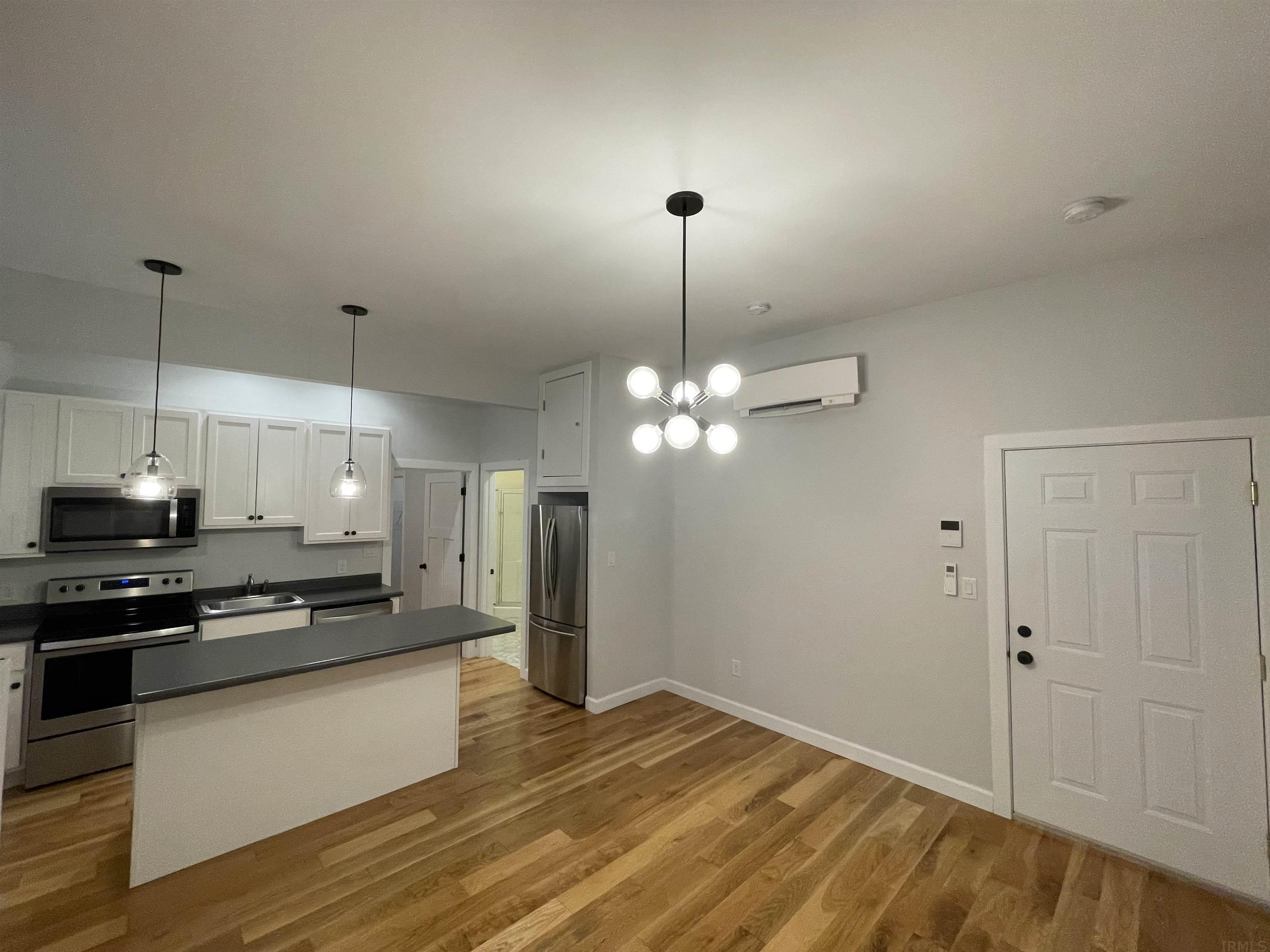 726 West 6th Street, Unit 1 Bloomington, IN 47404 - Photo 3 of 10