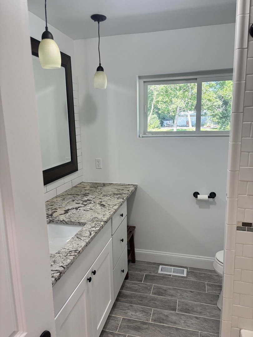 219 James Road Spring Grove, IL 60081 - Photo 15 of 21