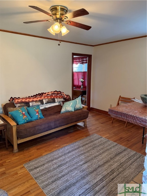 602 Sandhill Road Savannah, GA 31410 - Photo 2 of 23 Den coming in from front door.