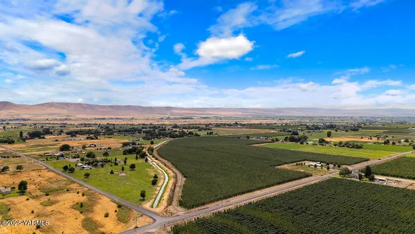 $254,900 | Nka Apricot Road, Grandview, WA 98930