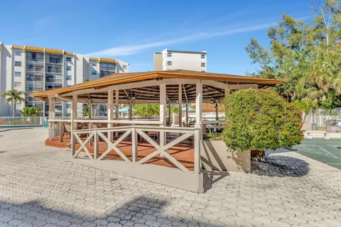 $180,000 | 3910 Inverrary Boulevard, Unit 601B, Lauderhill, FL 33319