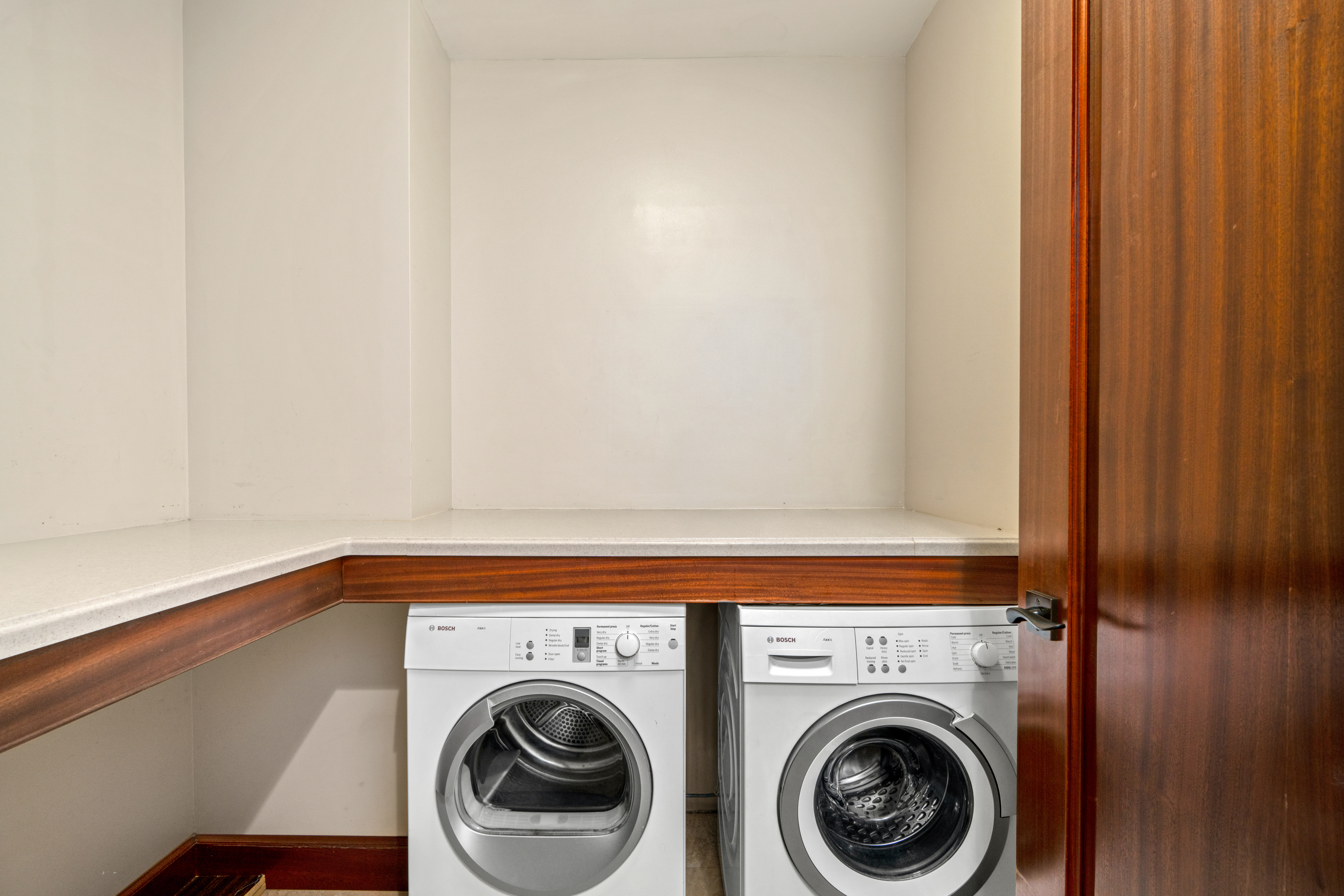 2641 Poipu Road, Unit 1107 Koloa, HI 96756 - Photo 14 of 22 a utility room with dryer and washer