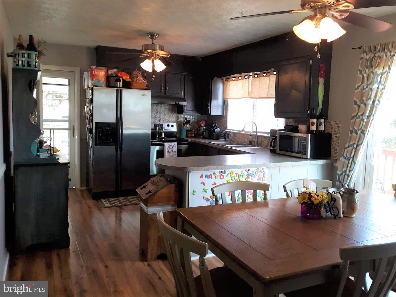 166 Grover Road Edinburg, VA 22824 - Photo 7 of 14 Kitchen & Dining Area