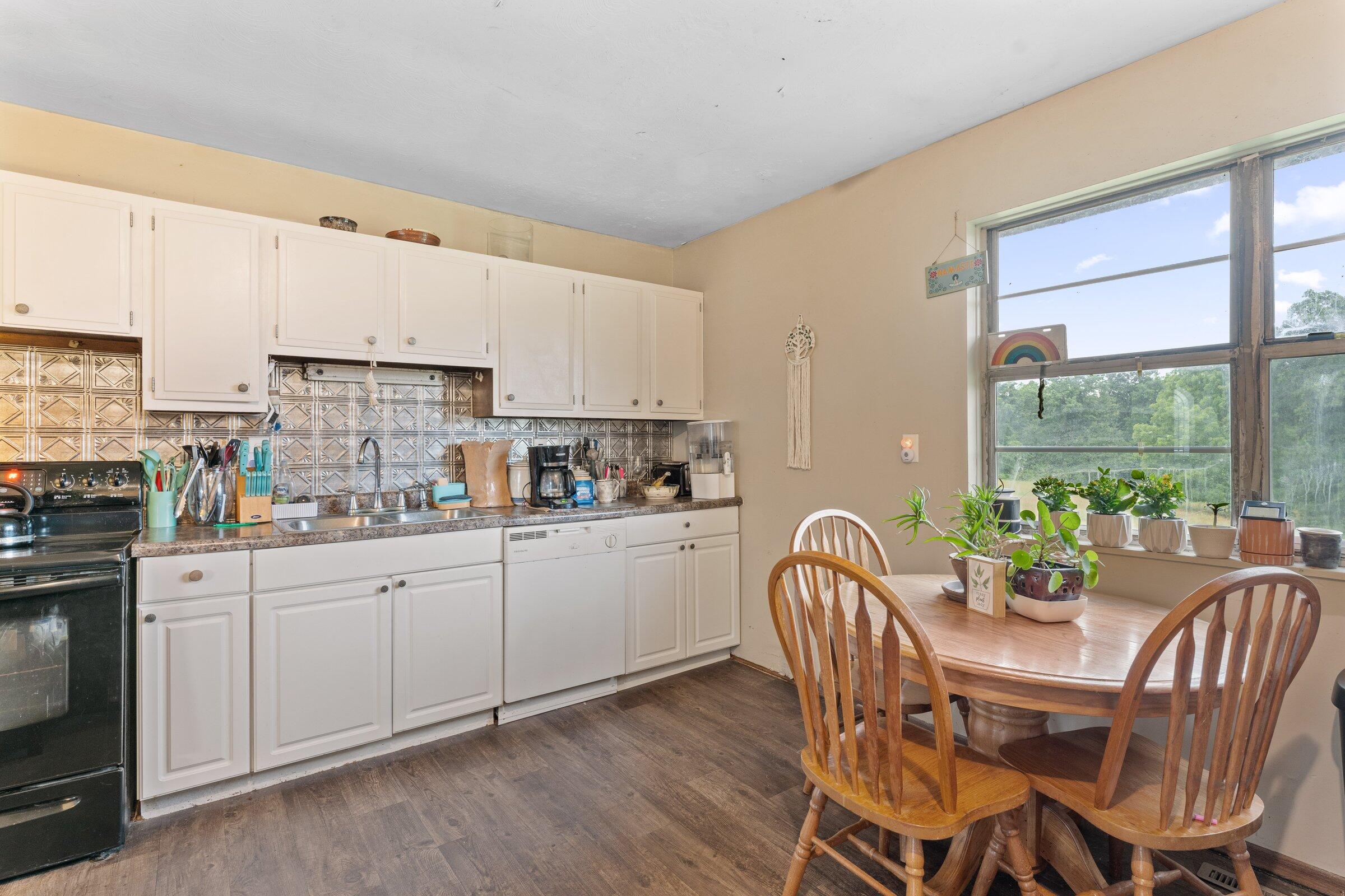 68090 Calvin Center Road Cassopolis, MI 49031 - Photo 10 of 18 DSC01179 (1)