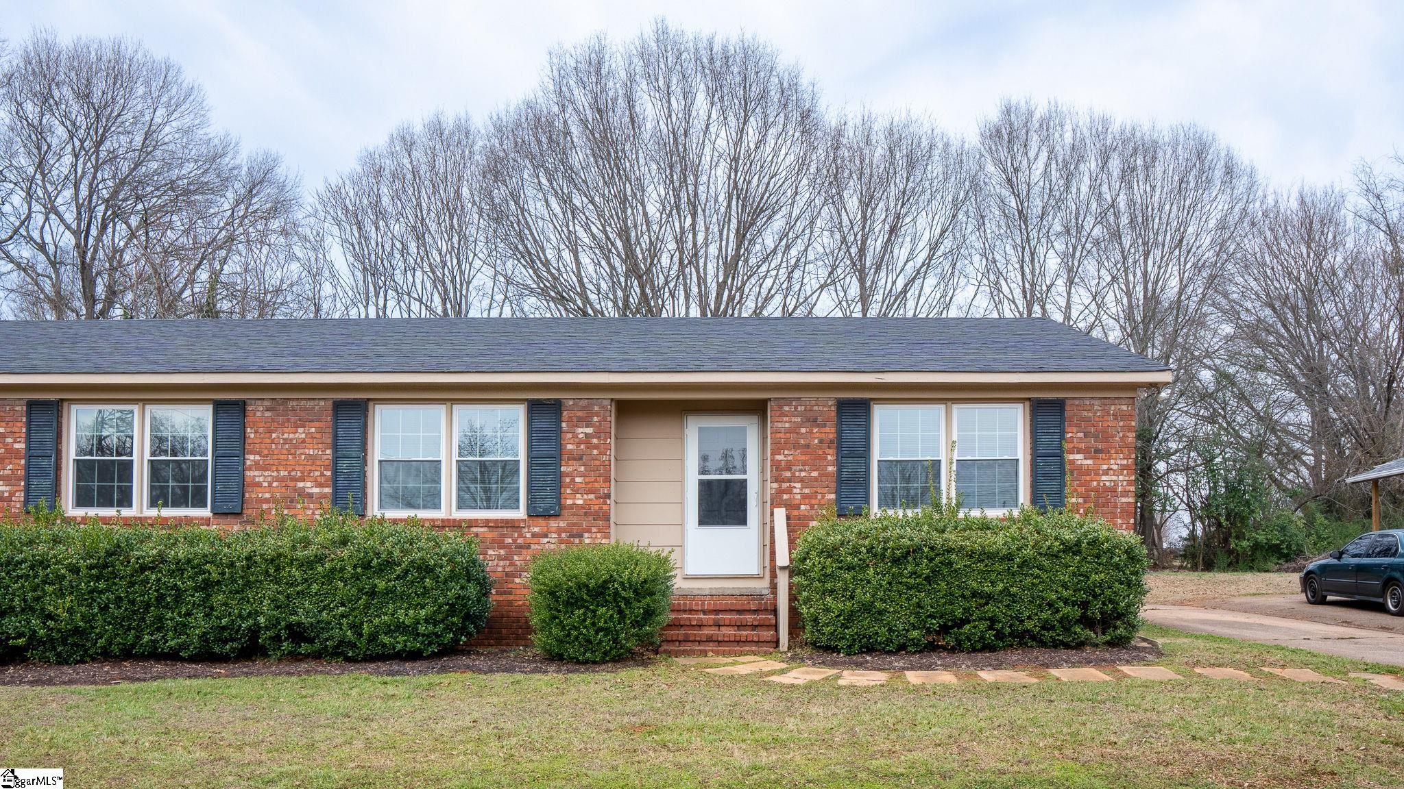 1608 Springfield Road Boiling Springs, SC 29316 - Photo 2 of 39 Gallery Image 2