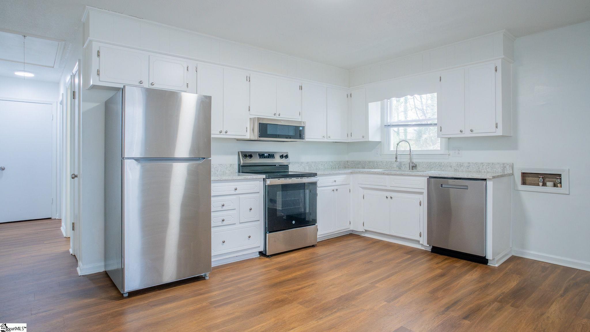 1608 Springfield Road Boiling Springs, SC 29316 - Photo 8 of 39 Gallery Image 8