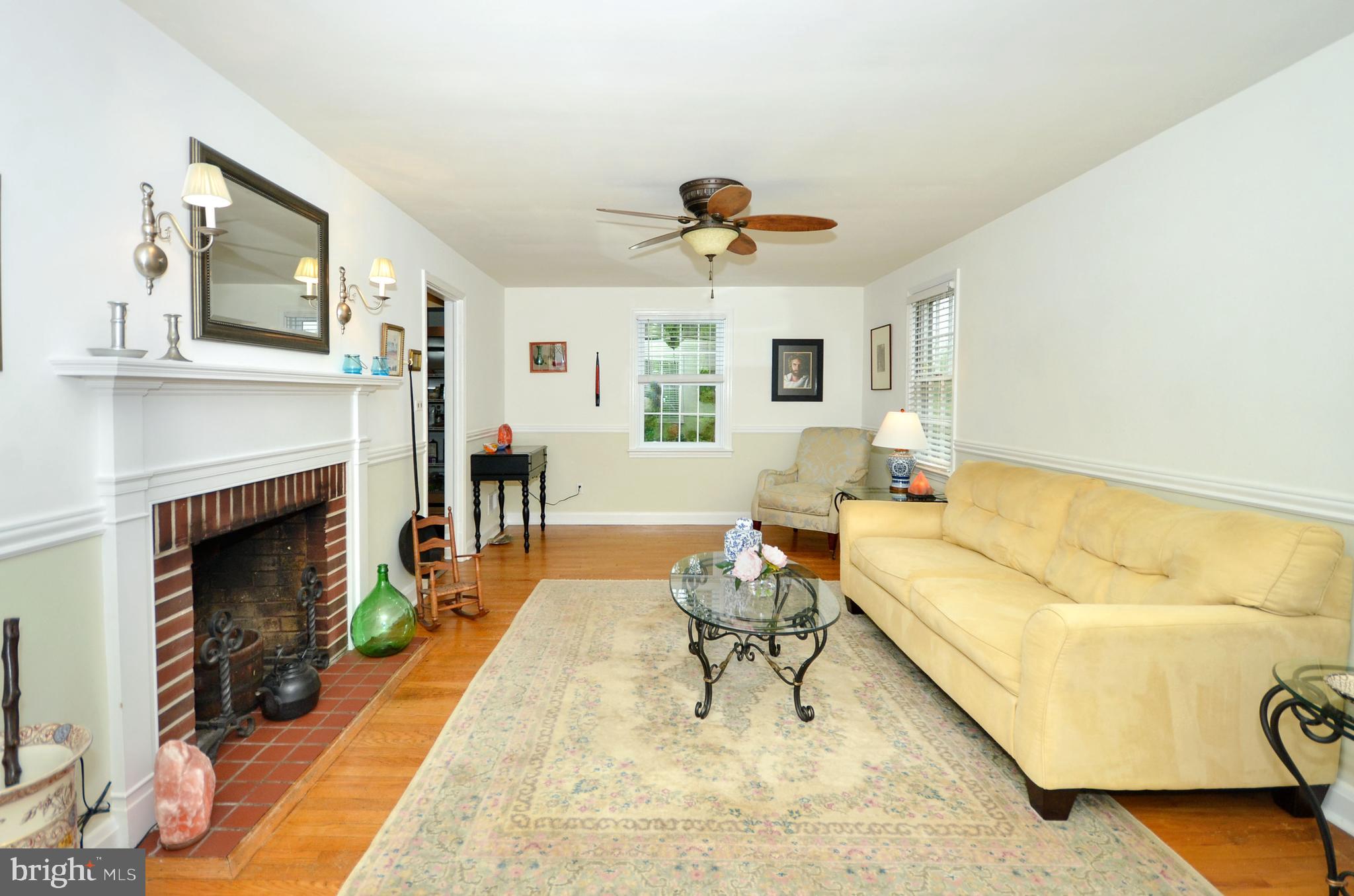 614 Monkton Road Monkton, MD 21111 - Photo 4 of 40 Living Room