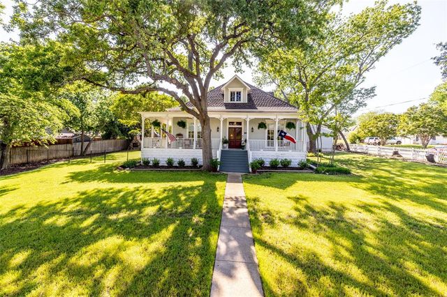 $849,500 | 316 South Lamar Street, Weatherford, TX 76086