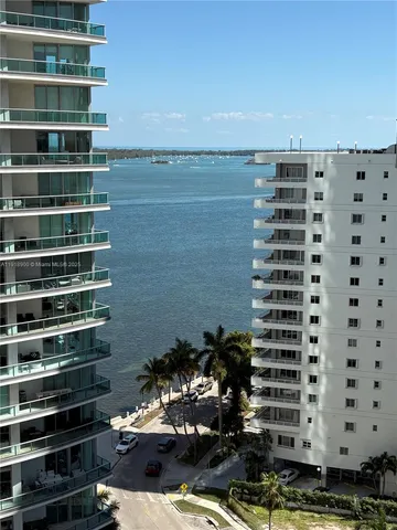 $4,400 | 1300 Brickell Bay Drive, Unit 1607, Miami, FL 33131