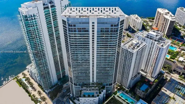 $4,400 | 1300 Brickell Bay Drive, Unit 1607, Miami, FL 33131