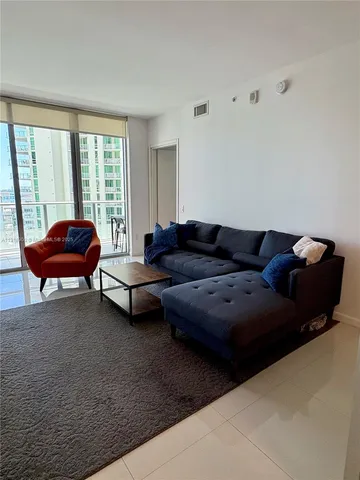 $4,400 | 1300 Brickell Bay Drive, Unit 1607, Miami, FL 33131