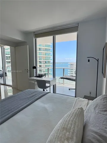 $4,400 | 1300 Brickell Bay Drive, Unit 1607, Miami, FL 33131