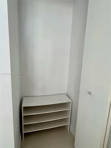 $4,400 | 1300 Brickell Bay Drive, Unit 1607, Miami, FL 33131