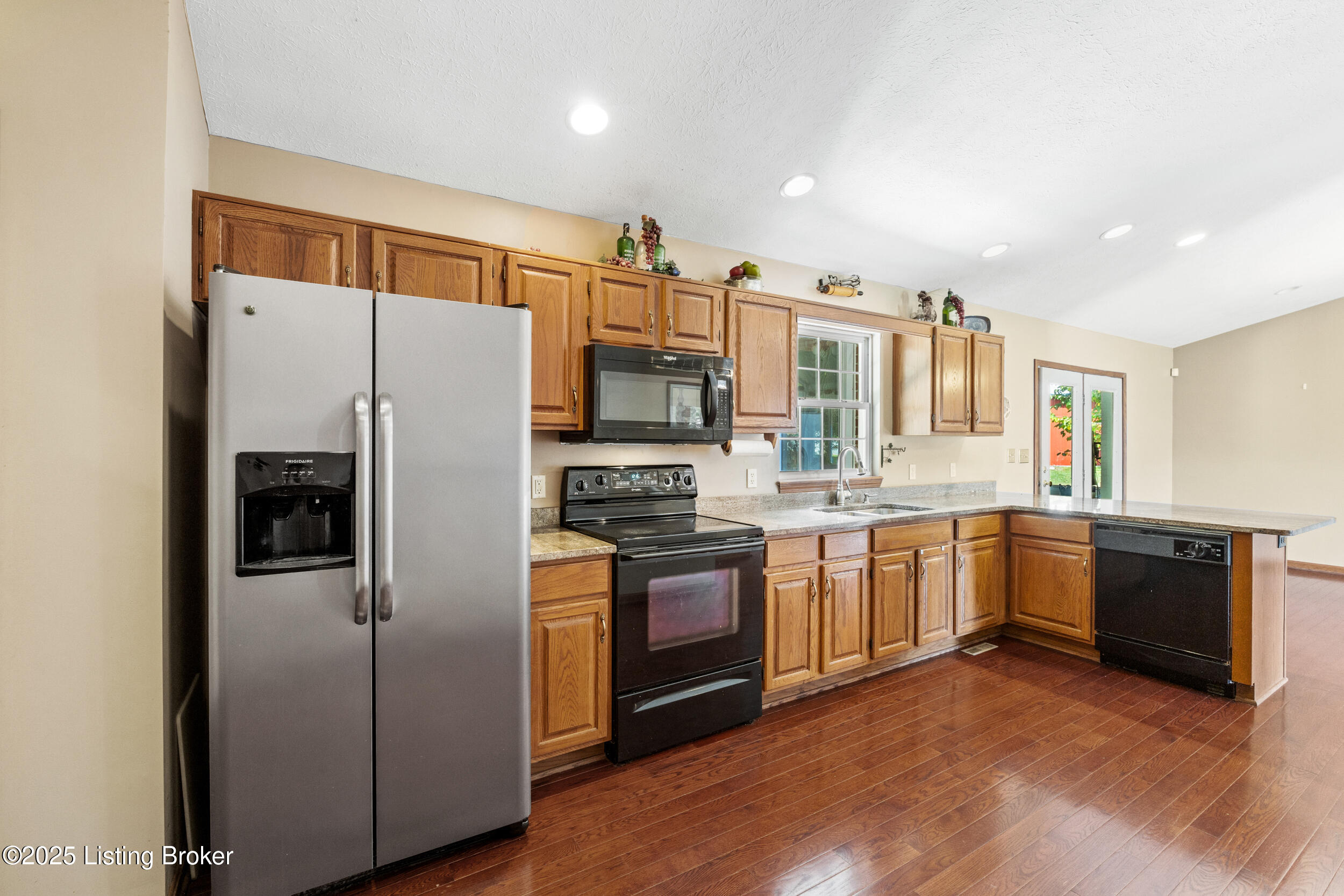 8800 Broad Run Road Louisville, KY 40291 - Photo 10 of 73 14