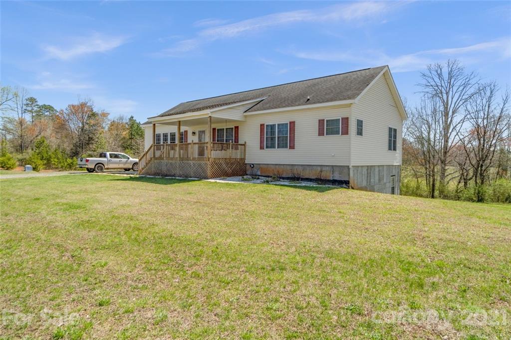 718 Powell Bridge Road Harmony, NC 28634 - Photo 2 of 47 Gallery Image 2