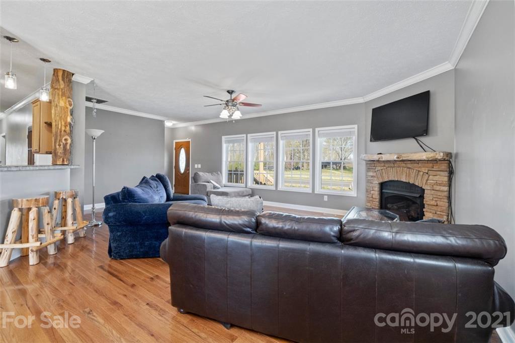 718 Powell Bridge Road Harmony, NC 28634 - Photo 6 of 47 Gallery Image 6