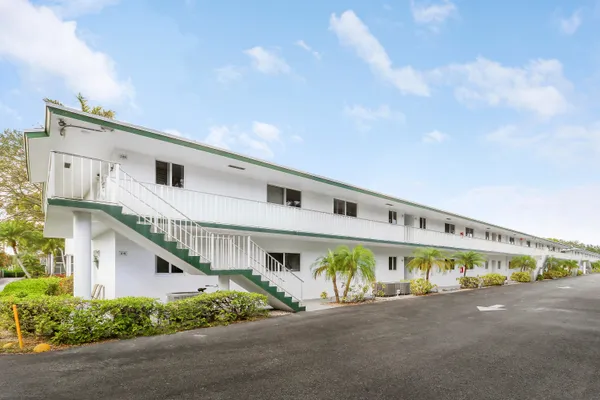 $345,000 | 1 Garden Street, Unit 207L, Tequesta, FL 33469