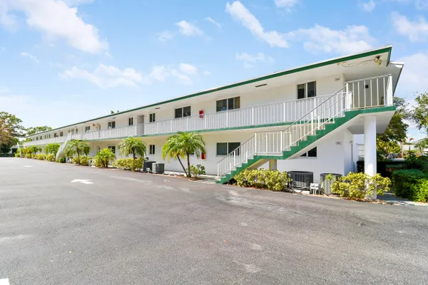 $345,000 | 1 Garden Street, Unit 207L, Tequesta, FL 33469