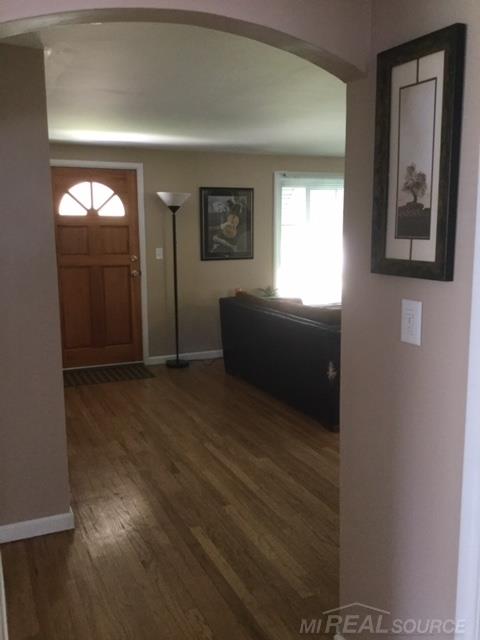 2878 York Road Rochester Hills, MI 48309 - Photo 2 of 18