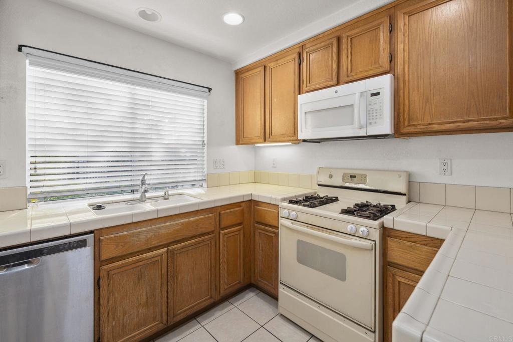10260 Pinon Place Lakeside, CA 92040 - Photo 6 of 26