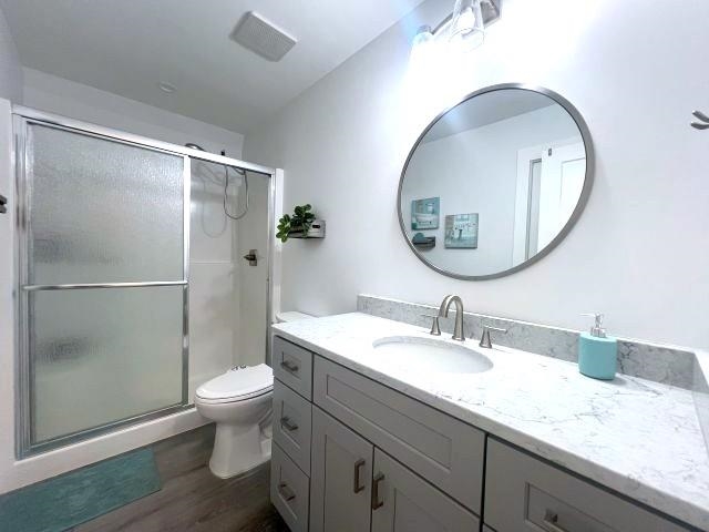 9125 Highway 196 Collierville, TN 38017 - Photo 36 of 40 a bathroom with a sink toilet and a mirror