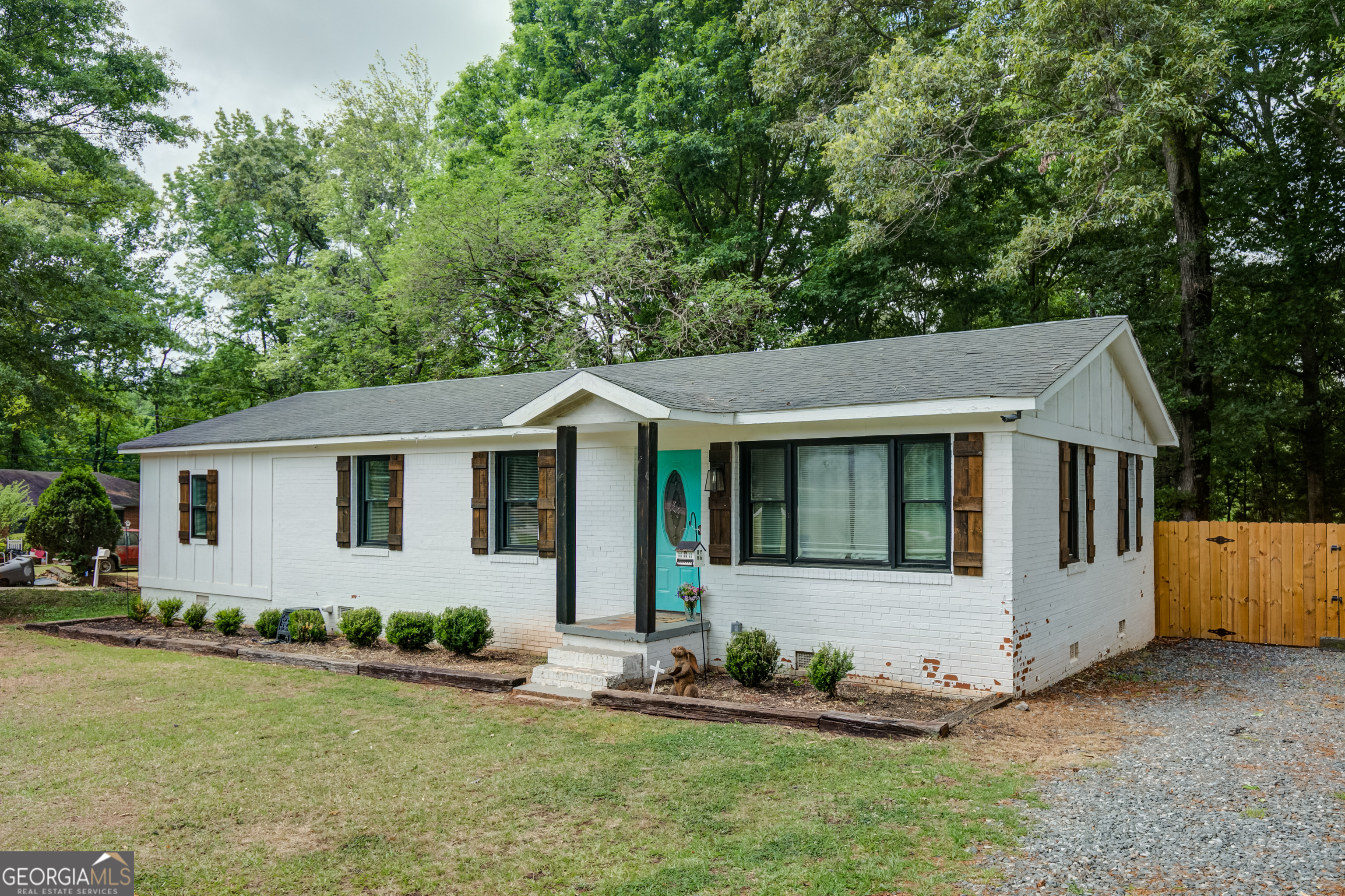 133 Davis Road Barnesville, GA 30204 - Photo 2 of 33