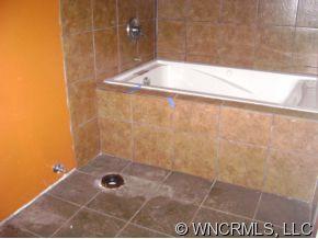 406 Tillery Road Leicester, NC 28748 - Photo 6 of 12 Gallery Image 6