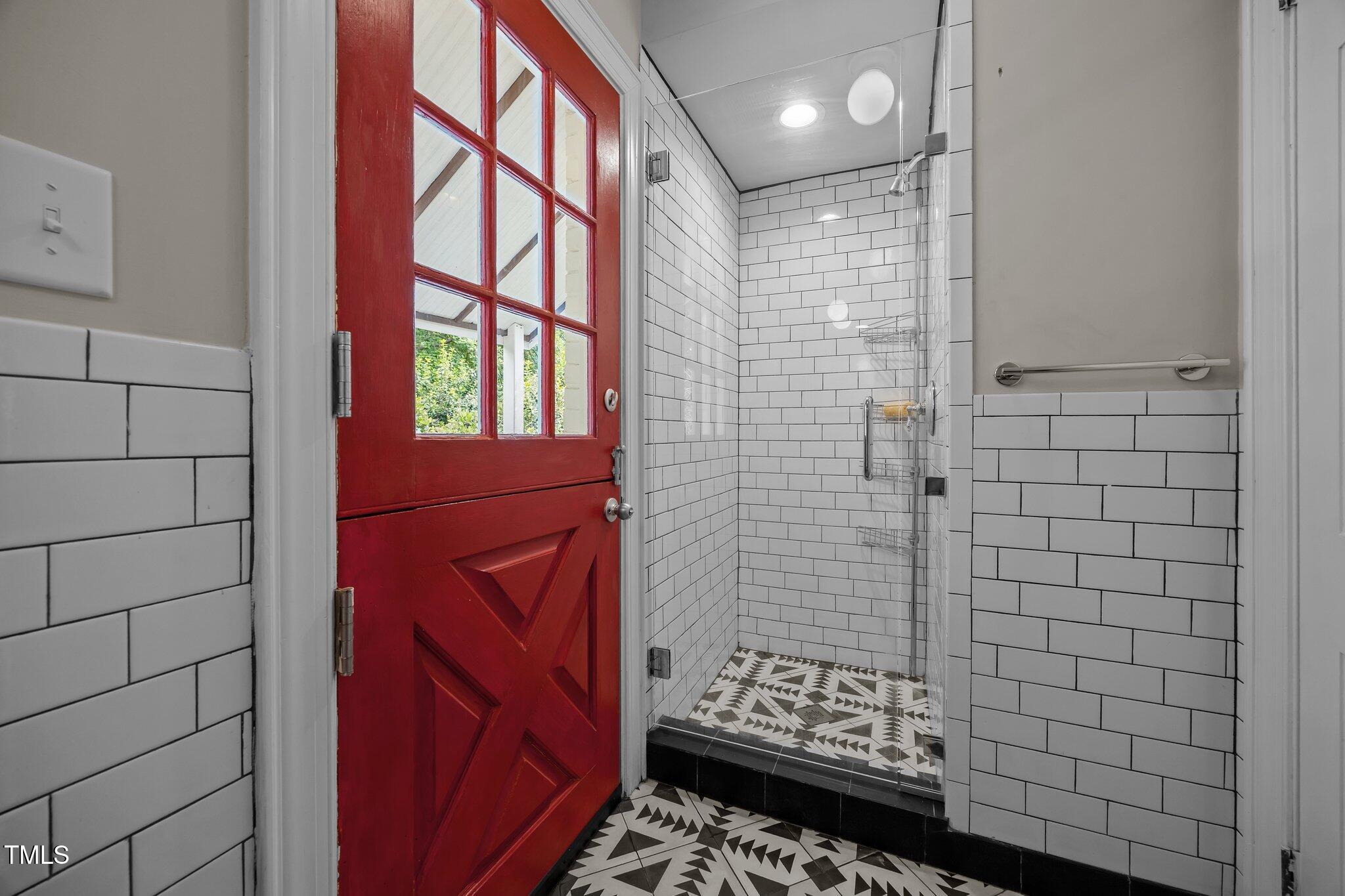 2625 Dover Road Raleigh, NC 27608 - Photo 22 of 57 a bathroom with a shower