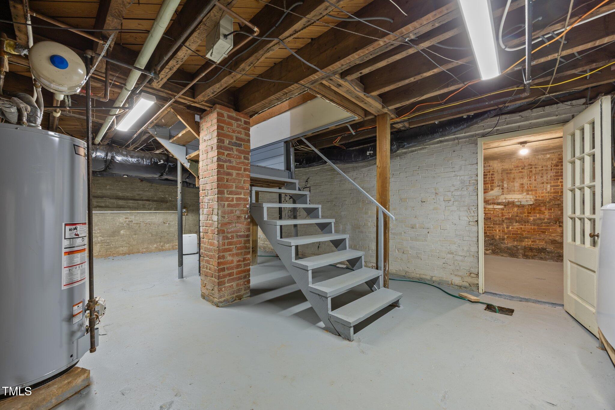 2625 Dover Road Raleigh, NC 27608 - Photo 25 of 57 a view of an empty room with wooden floor
