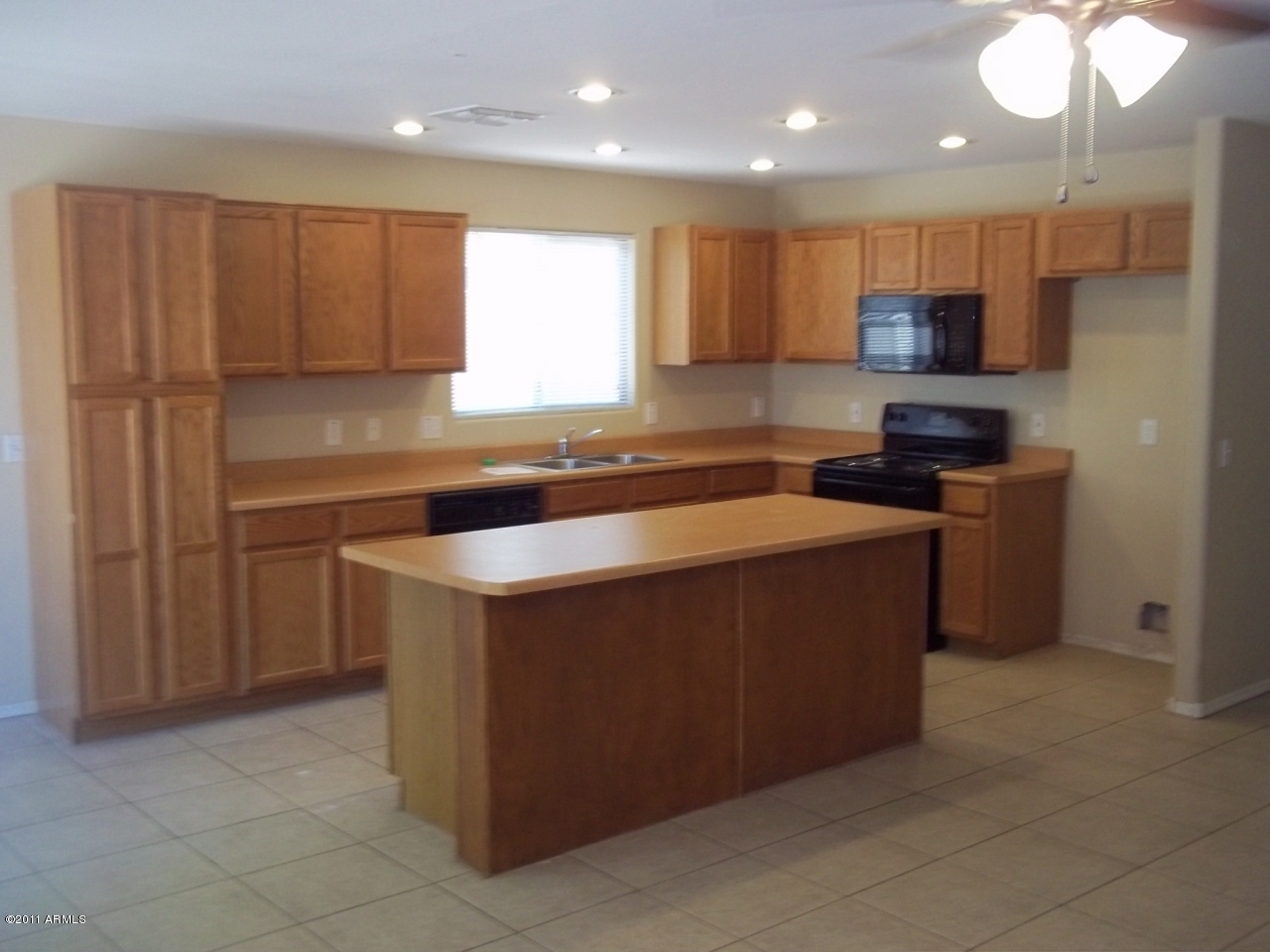 8954 West Ocotillo Road Glendale, AZ 85305 - Photo 4 of 18 Kitchen