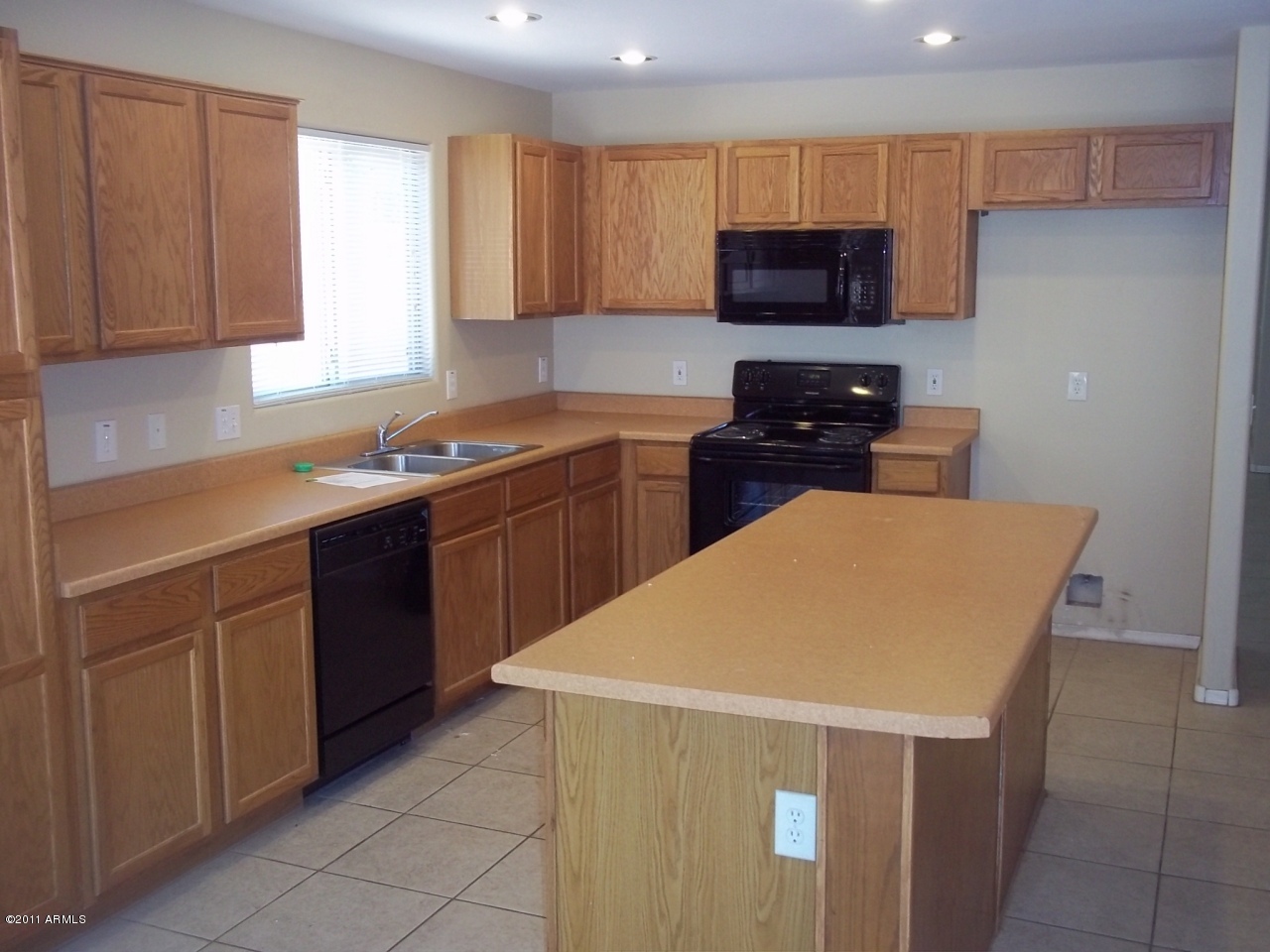 8954 West Ocotillo Road Glendale, AZ 85305 - Photo 5 of 18 Kitchen