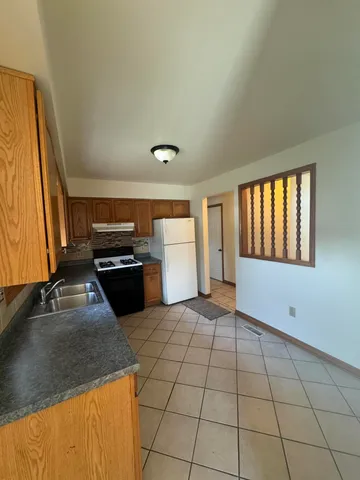 $1,900 | 9871 Grant Place, Crown Point, IN 46307