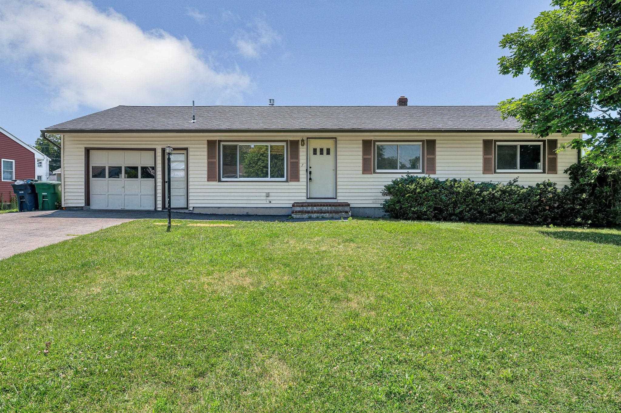 7 Raleigh Drive Nashua, NH 03062 - Photo 1 of 33