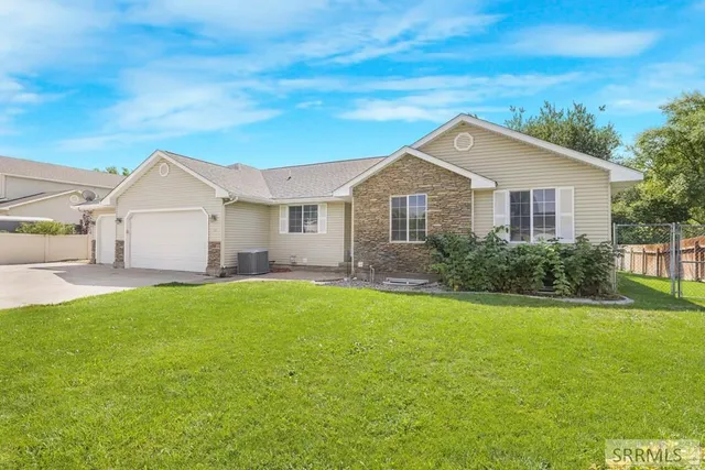 $457,500 | 3832 East Deer Creek, Idaho Falls, ID 83401