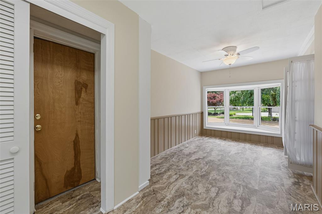 216 Turf Court Webster Groves, MO 63119 - Photo 5 of 37