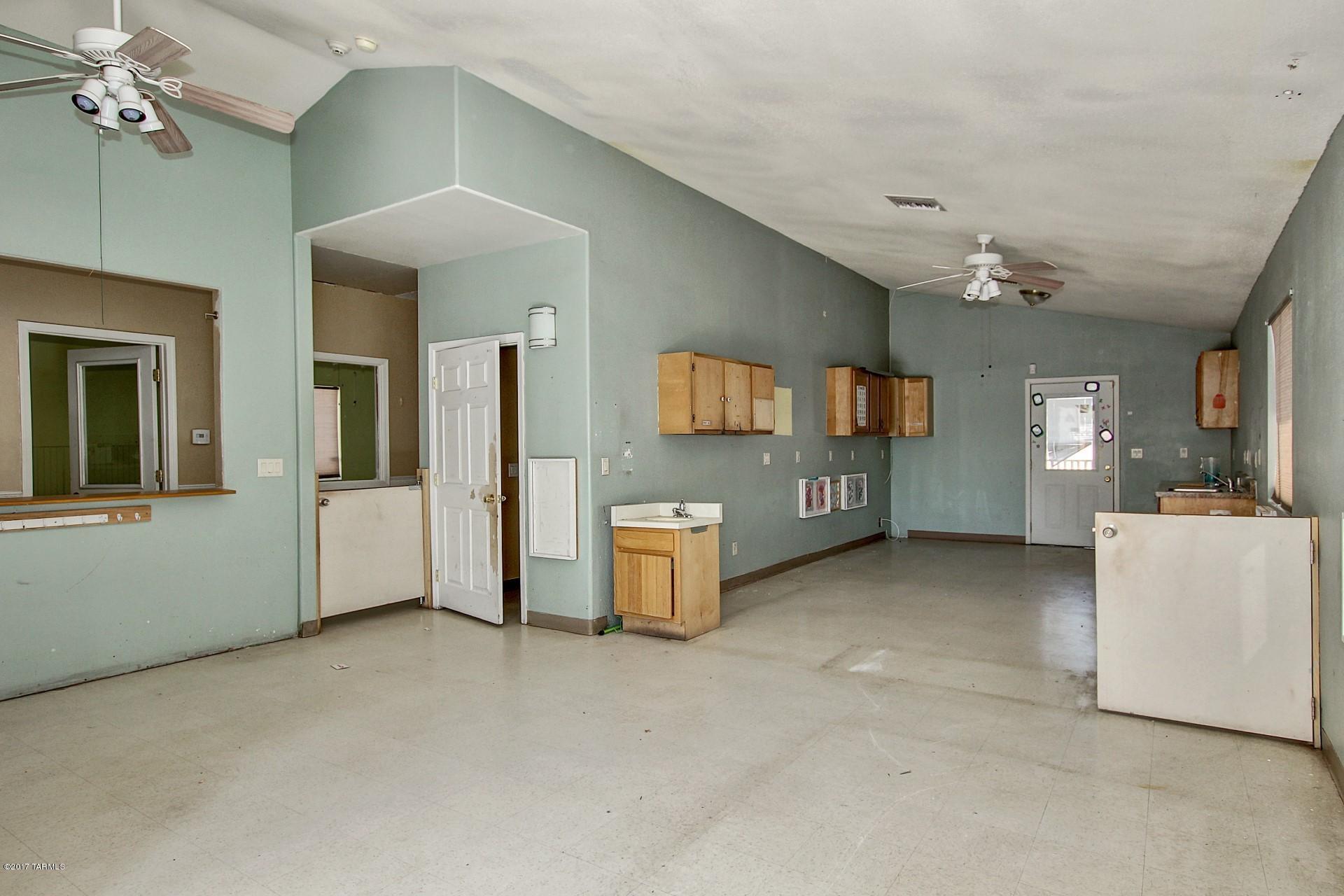2802 West Alvaro Road Tucson, AZ 85746 - Photo 5 of 23 Gallery Image 5