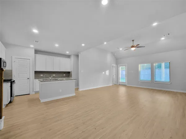 $2,375 | 21928 Juniper Crossing Drive, New Caney, TX 77357