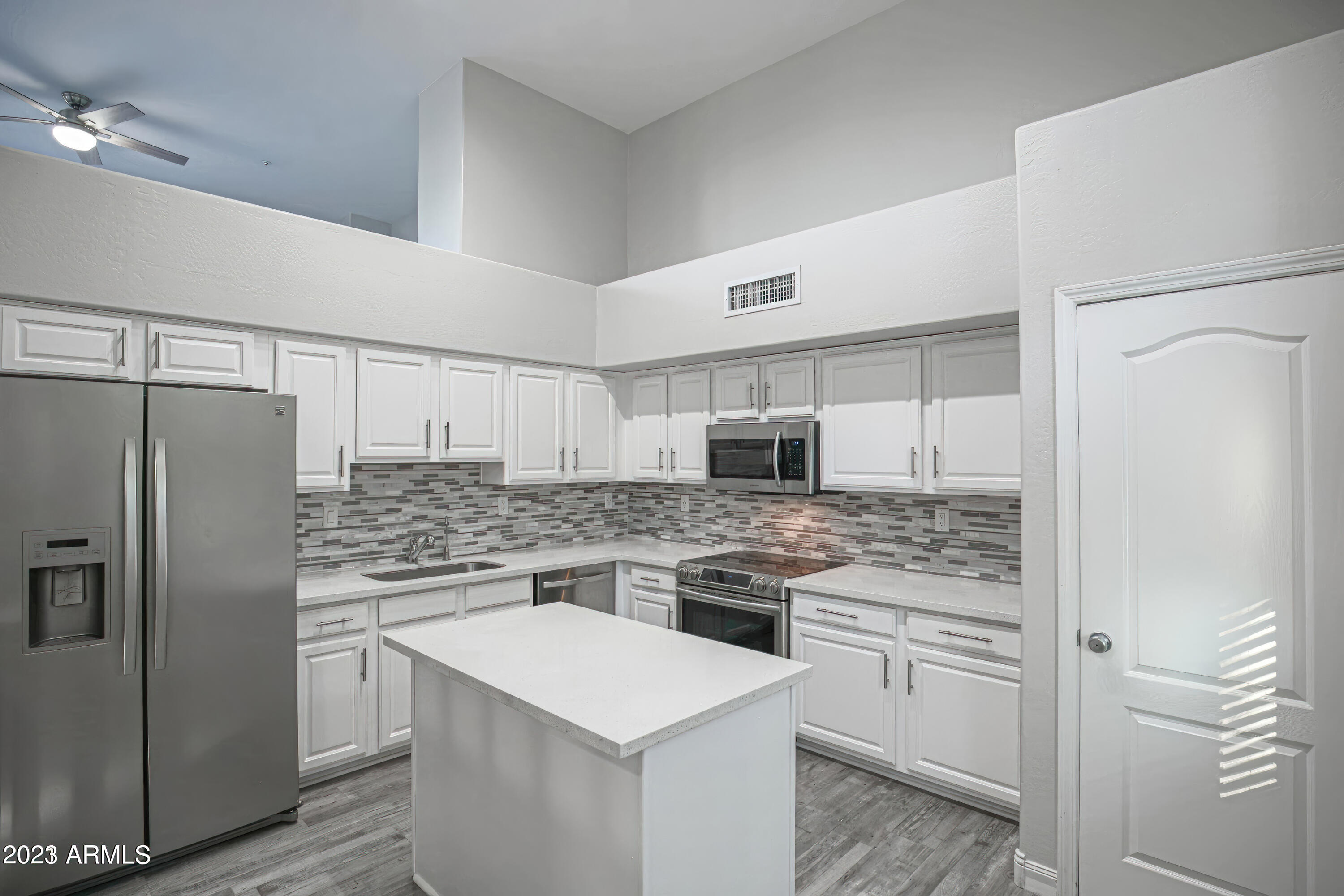 706 South Beck Avenue Tempe, AZ 85281 - Photo 4 of 23 706 S Beck Ave-11
