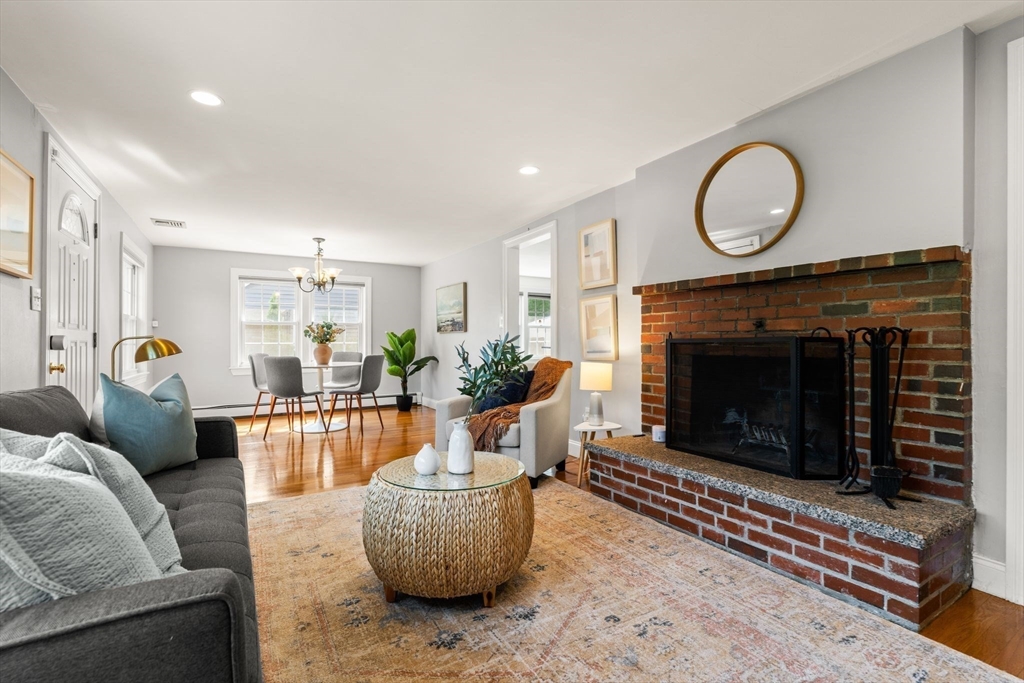 334 Mystic Street Arlington, MA 02474 - Photo 4 of 38